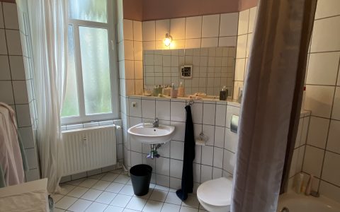 Badezimmer m Wanne
