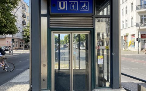 Barrierefreier U-Bahn-Zugang